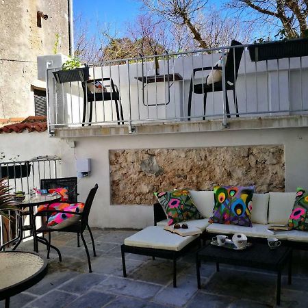 Cres Art Studio Lime Apartment Luaran gambar