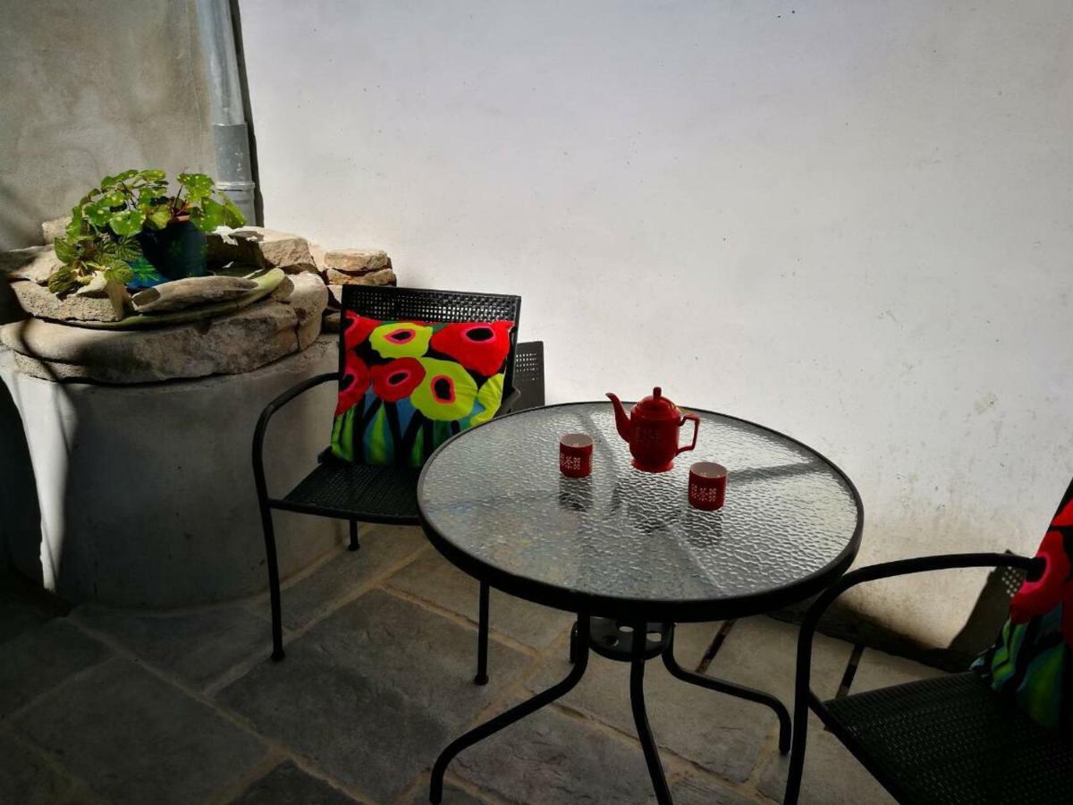Cres Art Studio Lime Apartment Luaran gambar